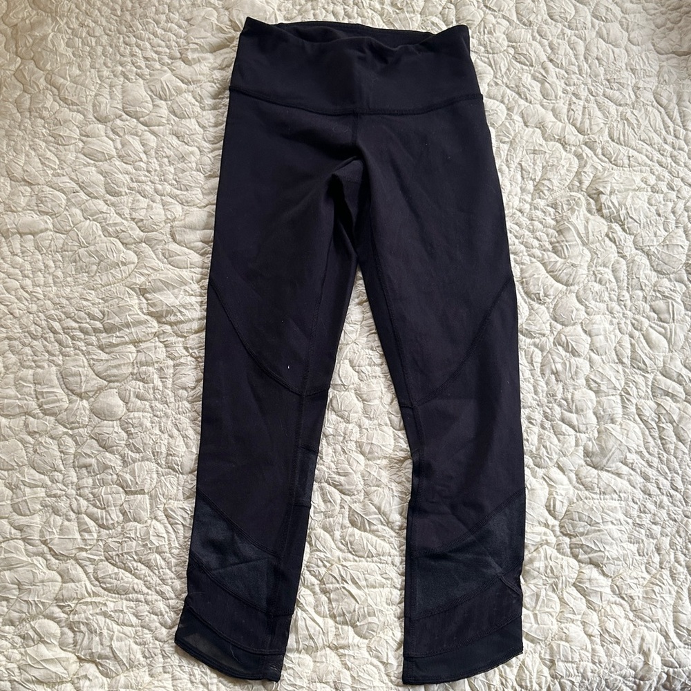 Black Active 3/4 Leggings - Comfortable Performance Bottoms